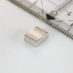 Неодимов магнит-сегмент R15,50x r12,50x30°x6 N 180 °C, VMM5UH-N35UH