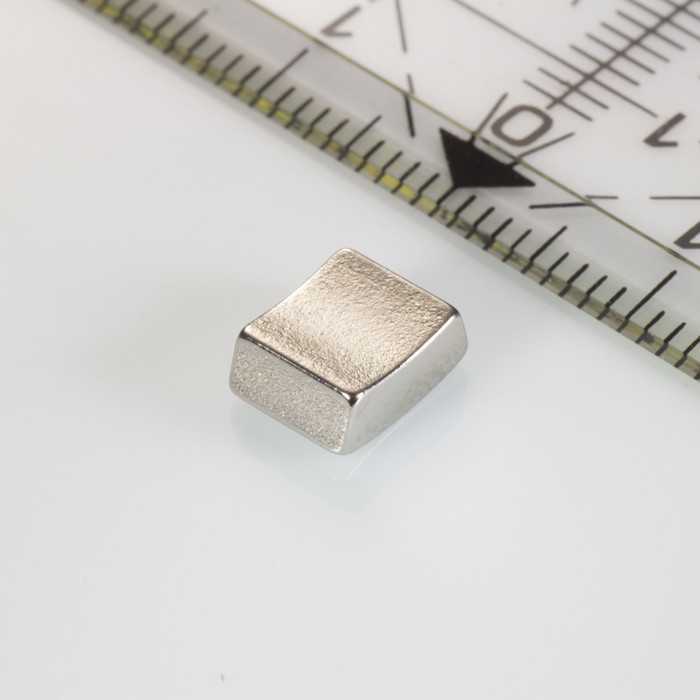 Неодимов магнит-сегмент R15,50x r12,50x30°x6 N 180 °C, VMM5UH-N35UH