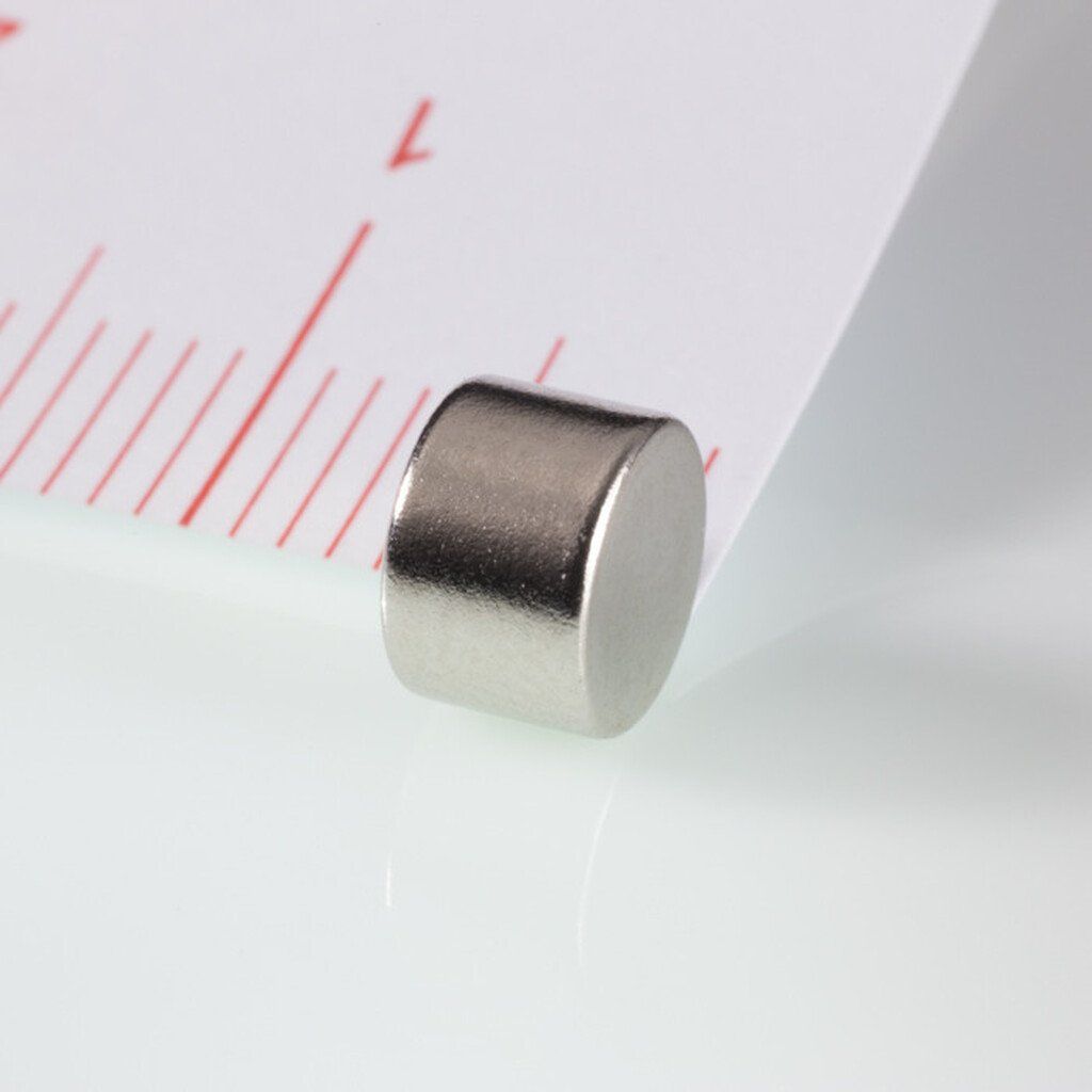 Неодимов магнит цилиндър с диаметър 6x4 mm за намагнетизиране на игла и по-малки експерименти