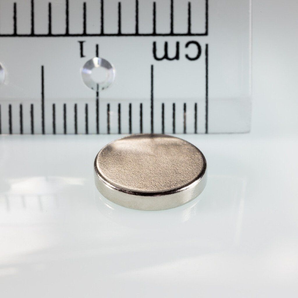 Неодимов магнит цилиндър с диаметър 10x2 mm за домашни и училищни експерименти